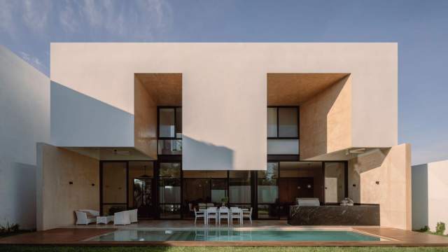 Casa con lujoso diseño arquitectónico, en Privada Verona.