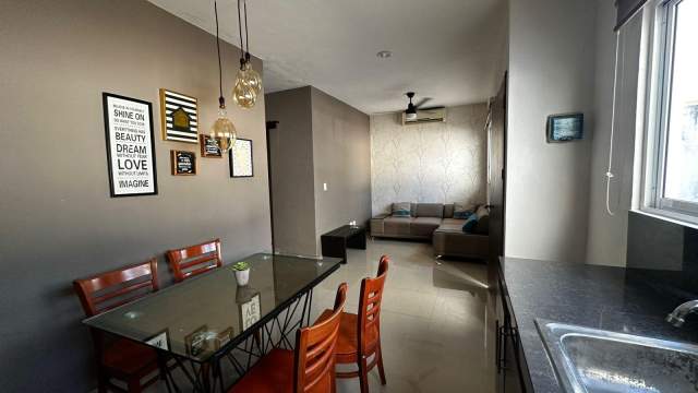Departamento de 2 recámaras, amueblado, en privada con portón. (AVAL FORZOSO)