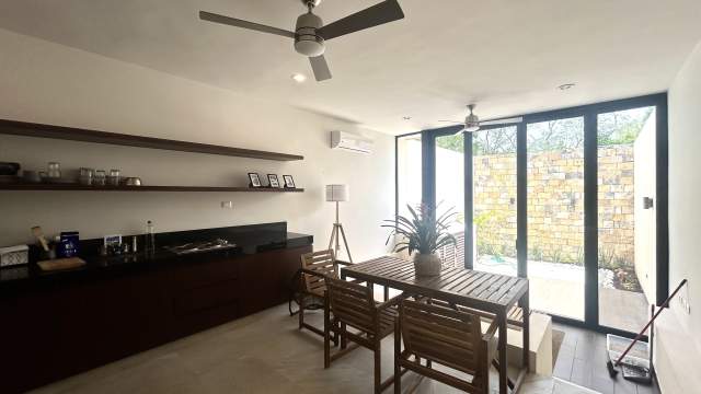 Townhouse de 1 recámara, amueblado, en privada en Temozón.