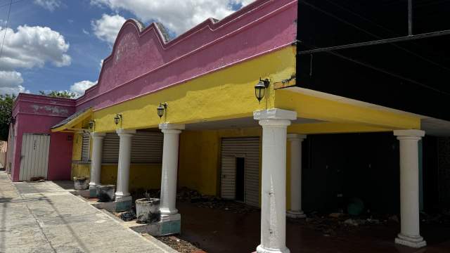 Local en ESQUINA en Pensiones, ideal para restaurante.