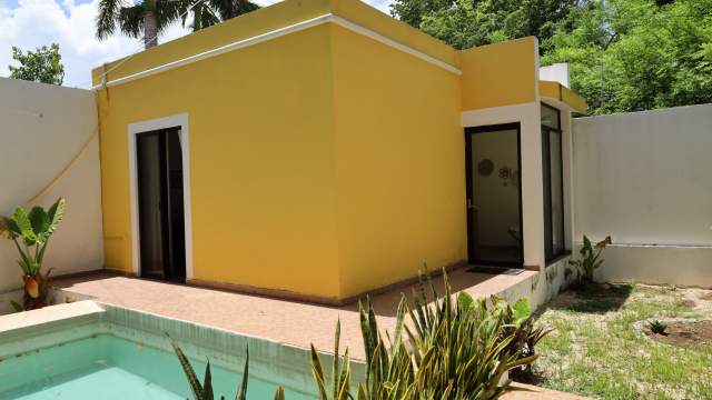 Departamento de 1 recámara, en PLANTA BAJA, con jardín y alberca común.