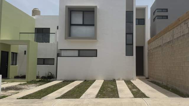 Se renta casa sin amueblar, de 3 habitaciones, en La Floresta.