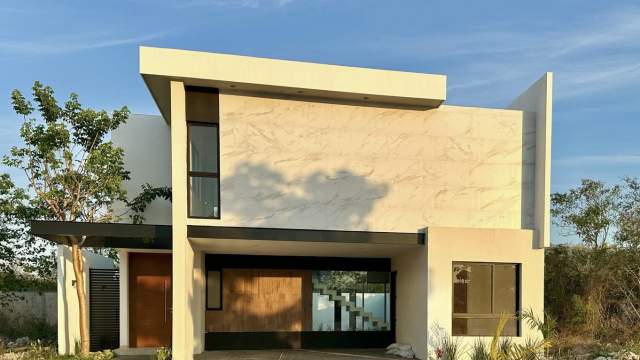 Estrena casa de 3 recámaras + estudio, dentro de privada con amenidades.