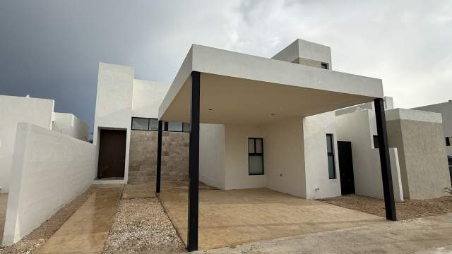 Moderna casa de 3 recámaras, sin amueblar, en Privada con amenidades, en Conkal.