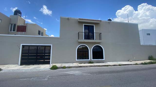 Departamento amueblado, de 2 plantas, dentro de periférico.