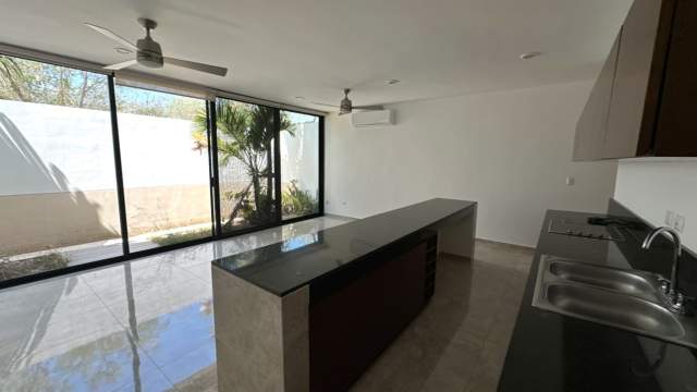 Townhouse con alberca y rooftop (SIN MUEBLES)