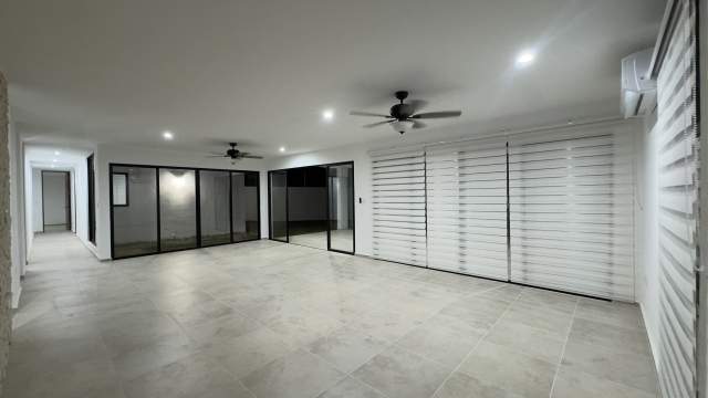 Casa de 1 piso, con 3 recámaras y piscina.