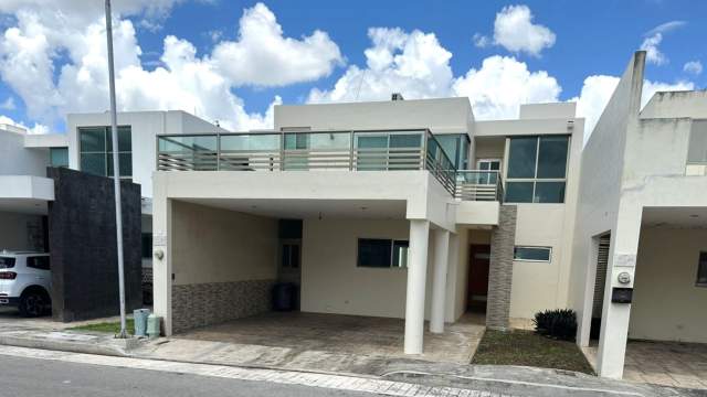Casa de 3 recámaras, en privada San Remo.