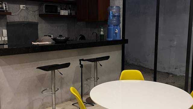 Townhouse amueblado, de 2 recámaras, en privada.