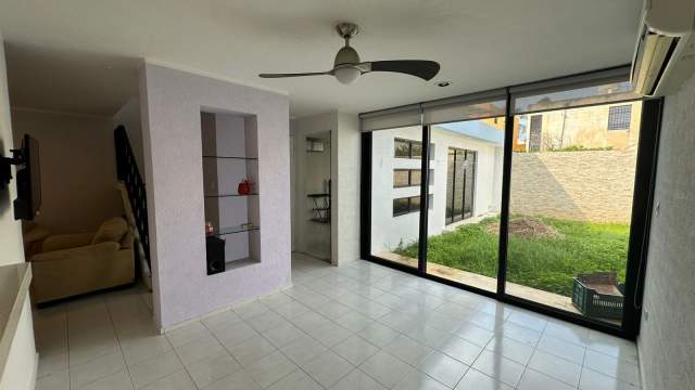 Casa semi amueblada, de 2 cuartos + estudio, CON PANELES SOLARES.