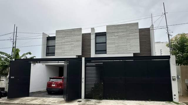 Townhouse de 2 recámaras, piscina y jardín, cerca de la Av. Andrés García Lavín.