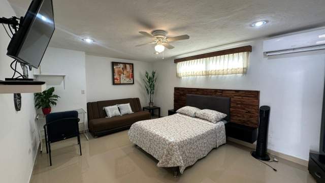 Departamento en PB, con todos los servicios incluidos, cerca de La Plancha.