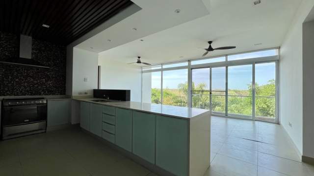 Departamento de 3 recámaras, dentro del Yucatan Country Club.