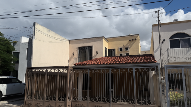 Casa para oficina o consultorio con gran ubicación.