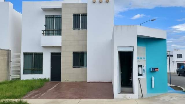 Casa en esquina, de 3 recámaras, con NEGOCIO FUNCIONANDO.