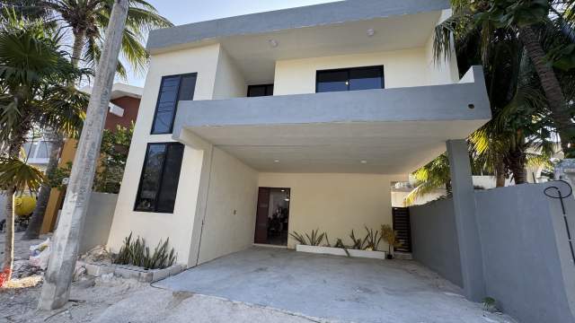 Casa moderna en segunda fila de Chicxulub Puerto, a solo una calle del mar.