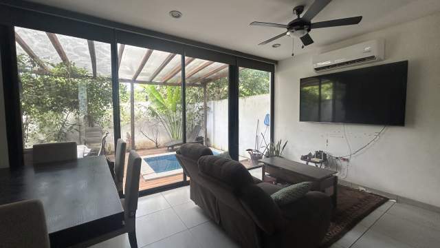 Townhouse de 3 recámaras, amueblado, con Roof privado, dentro de periférico.