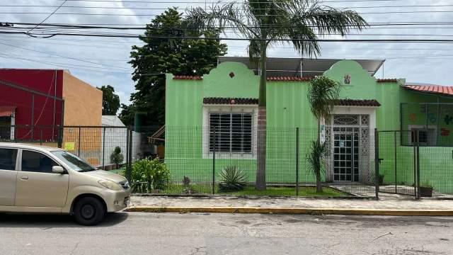 Casa de uso comercial para remodelar, en Colonia Esperanza.