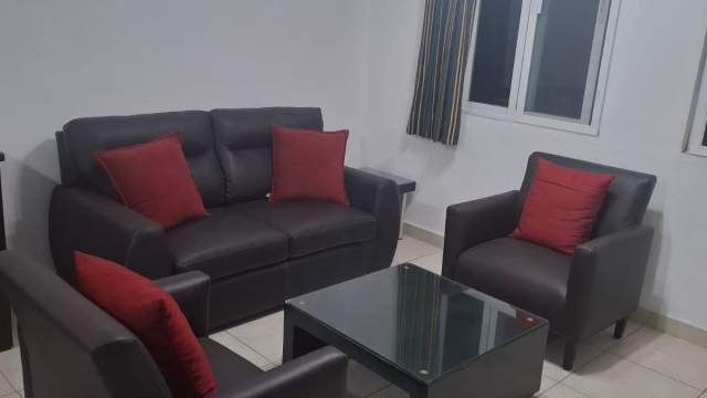 Departamento amueblado en edificio sobre la Avenida del Campestre.