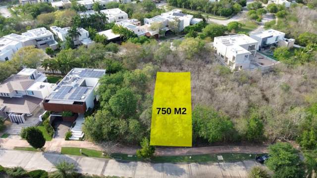 Terreno en venta en Yucatán Country Club, con entrega inmediata.
