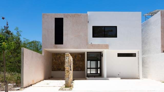 Casa de 2 plantas dentro de privada con amenidades exclusivas.