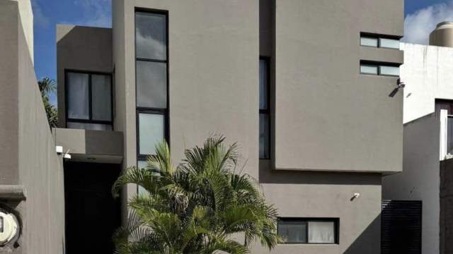 Casa en renta de 2 niveles, sin amueblar, equipada, de 2 recámaras, en La Floresta.