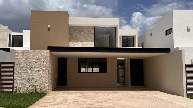 Casa dentro de privada con amenidades, a estrenar, en el Norte de Mérida.