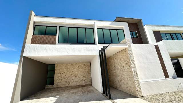 Residencia moderna a estrenar con piscina, en privada con amenidades.