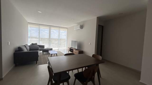 Departamento de 2 recámaras, amueblado, en Montejo Plaza con amenidades.