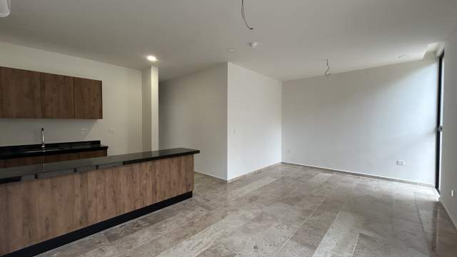 Departamento de 2 recámaras, equipado, en PB, en privada con amenidades.