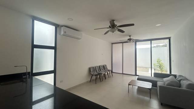 Departamento de 2 recámaras, con o sin amuebles, en PB, con amenidades y alberca privada.