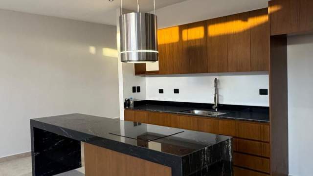 Townhouse de 3 recámaras, equipada, con alberca privada, en Temozon.