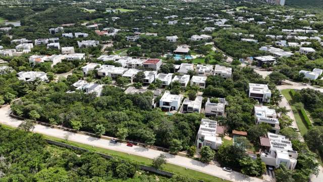 Terreno residencial dentro del Yucatán Country Club.