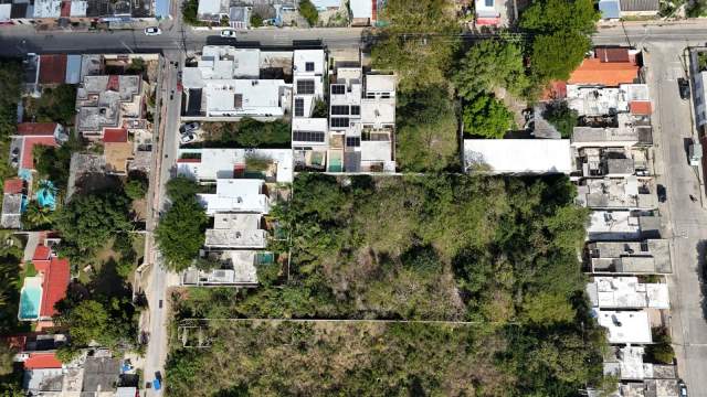 Terreno en venta en Cholul, Mérida, ideal para desarrollar.