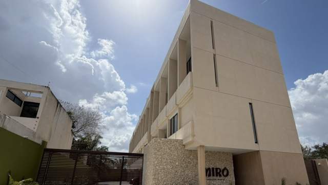 Departamento equipado, de 1 recámara, en condominio con rooftop.