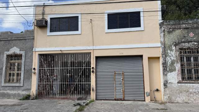 Casa en barrio de San Cristóbal con amplio potencial.