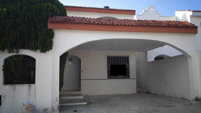 Casa ideal para oficina o vivienda, con excelente ubicación a espaldas de Av. Yucatán.