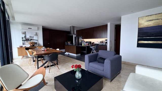 Departamento de lujo amueblado, con amenidades, en Temozón Norte.