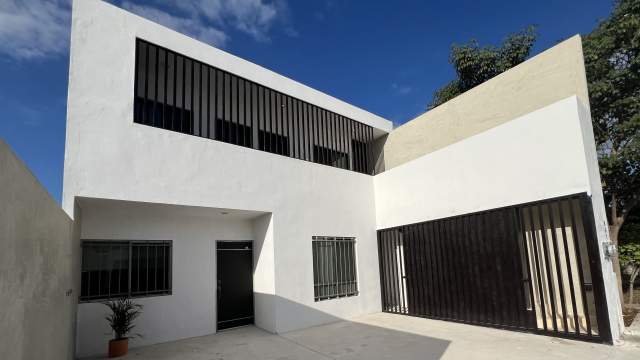 Casa en renta, sin muebles, de 2 recámaras.