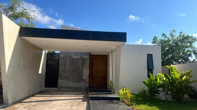 Casa de 1 planta, equipada, dentro de privada con amenidades, en Conkal.