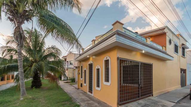 Preciosa casa amueblada estilo mexicano, cercana a Plaza Altabrisa.