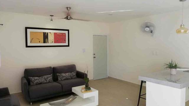 Bonito departamento amueblado, en PB, con amplia terraza privada, cerca de las mejores universidades.