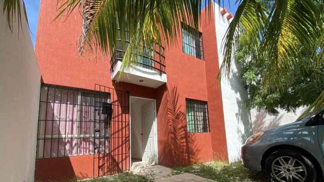 Casa en renta de 2 plantas, en Fraccionamiento los Héroes.