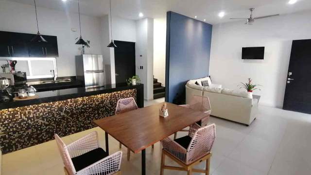 Hermoso Townhouse con Acabados de Lujo, amueblado.