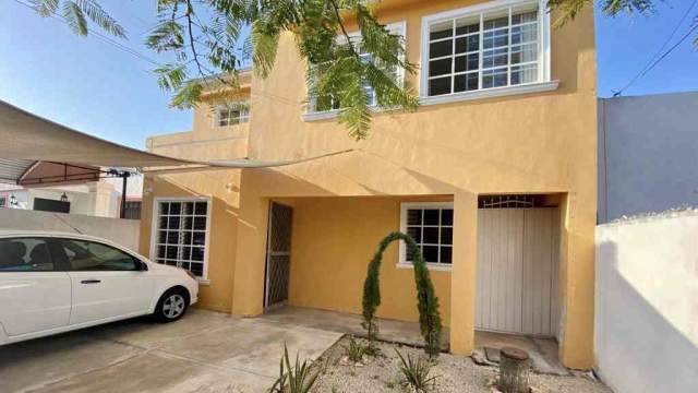 En venta casa de 3 recámaras, en Francisco de Montejo.