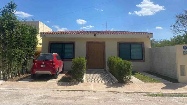 Casa SIN AMUEBLAR, de 3 recámaras, con alberca, de 1 piso, en Cholul.