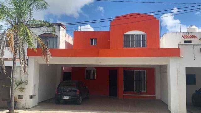 Casa en renta, con habitación en PB, en Chuburná de Hidalgo.