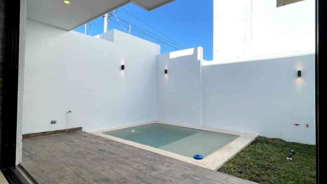 Townhouse de 3 habitaciones, con alberca, en privada.