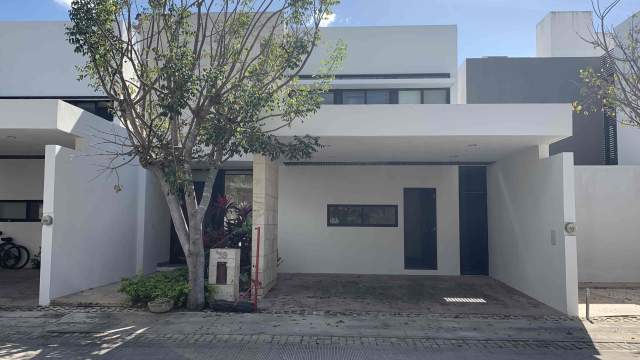 Casa de 4 habitaciones, con alberca, en Santa Gertrudis Copo.