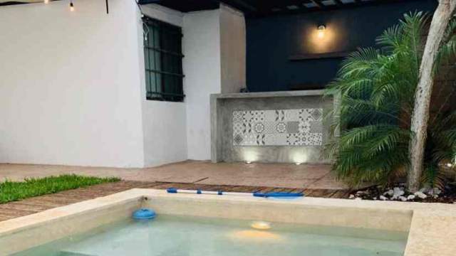 Casa amueblada, con recámara en PB, piscina, en Las Américas II.